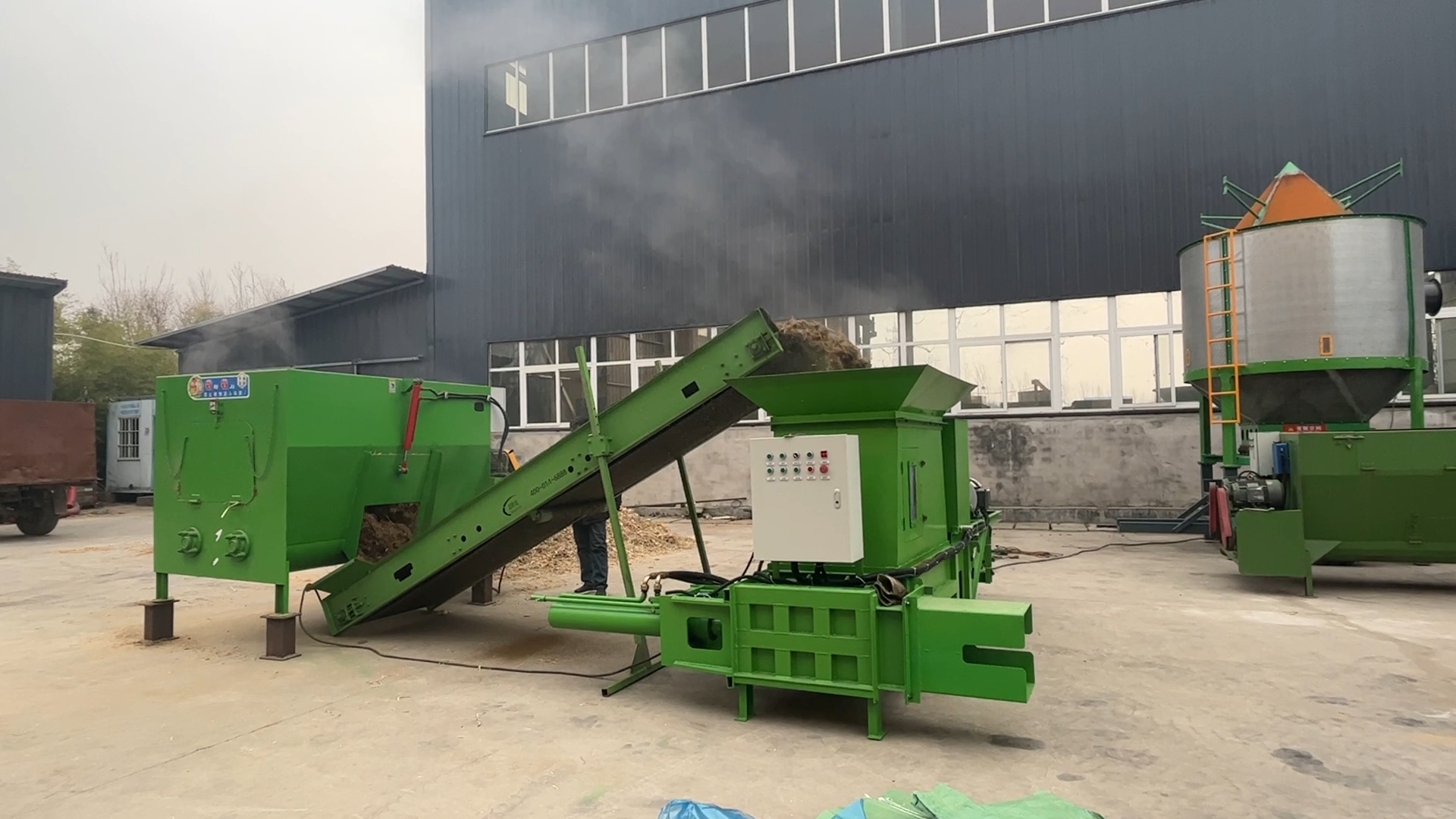 Home Sunto large silage straw baler and TMR feed mixer for full-set cattle farming equipment