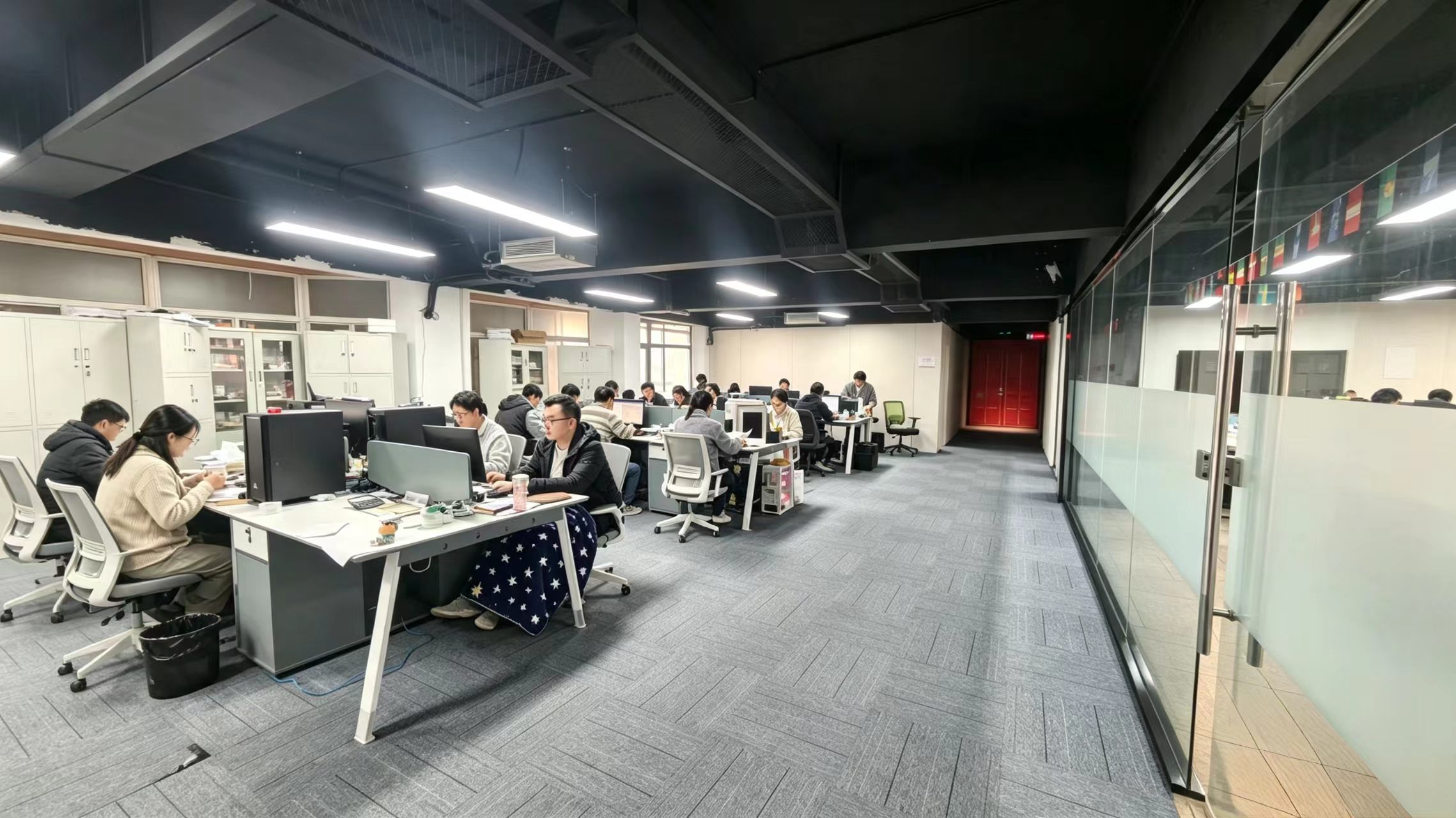Multilingual Sales Team