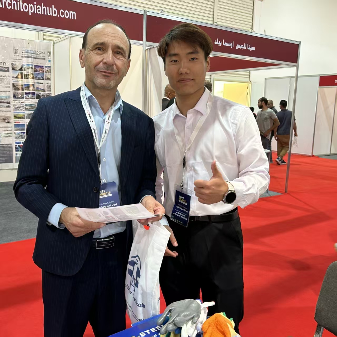 Sunto Machinery meeting Egyptian client at international agricultural machinery trade show