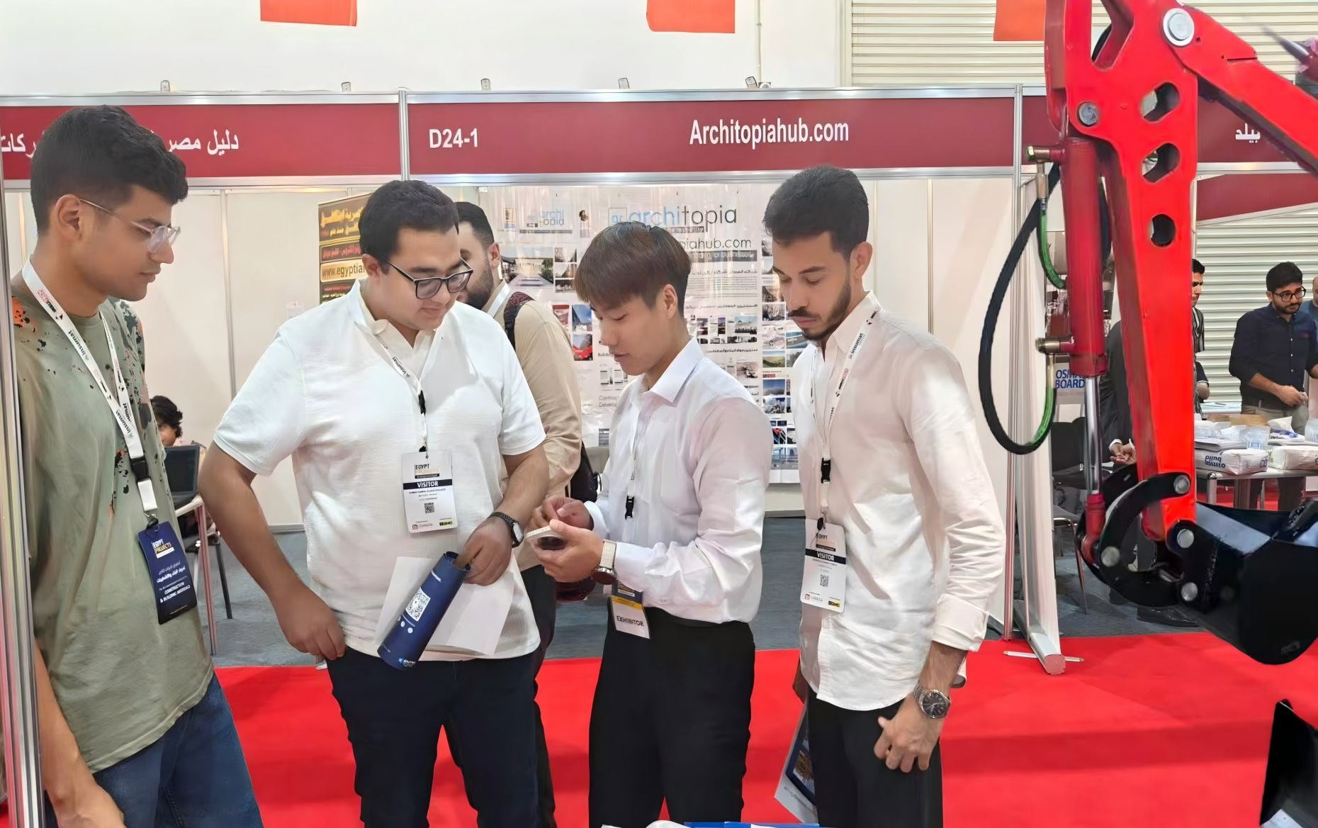Sunto Machinery demonstrating agricultural machinery products to international buyers at expo