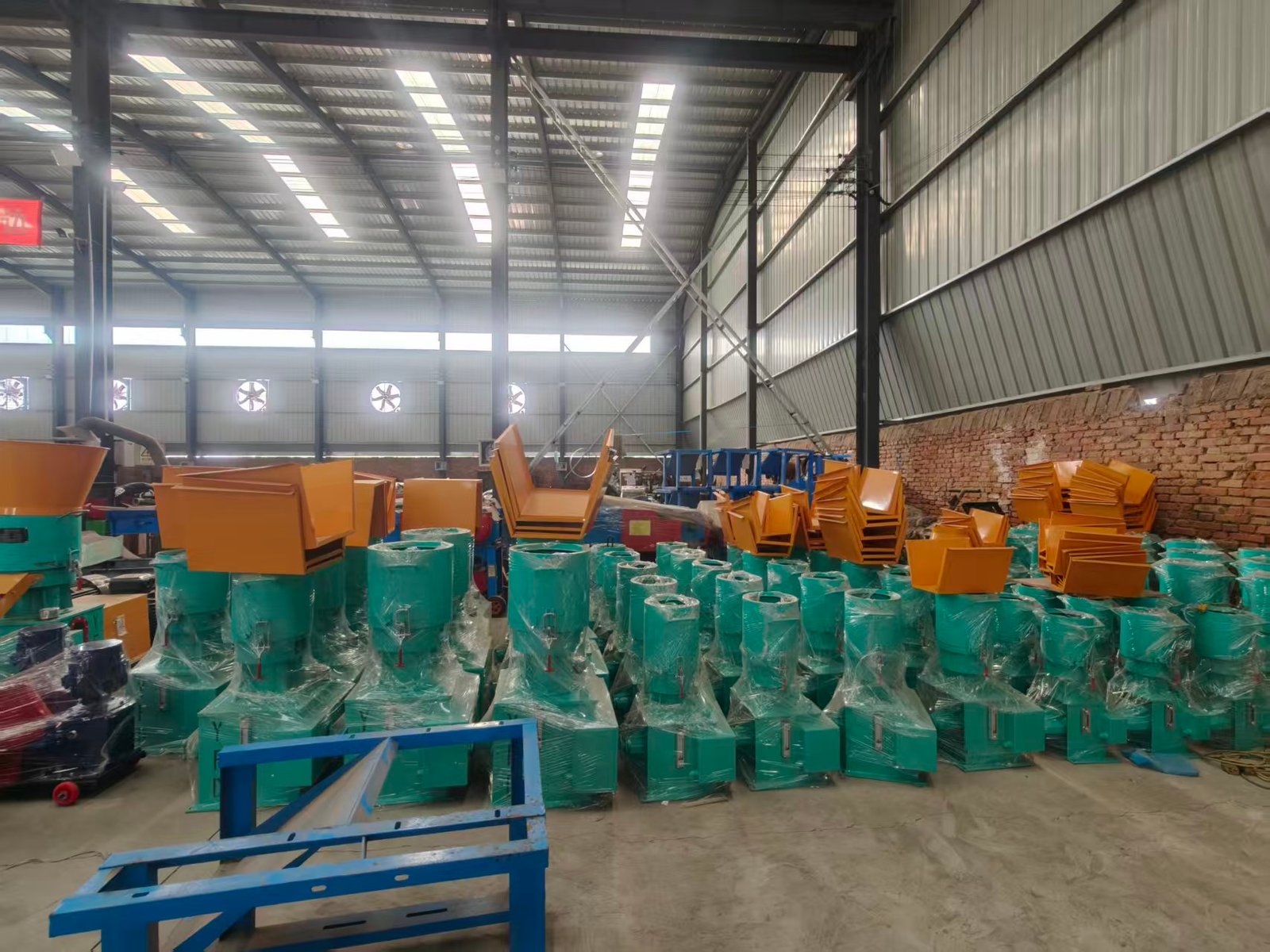 Sunto KLJ feed pellet machines packed and ready to ship on the factory floor in Zhengzhou